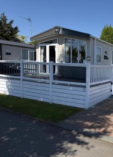 Stunning Caravan At West Mersea Park 75192Wm - West Mersea - 0