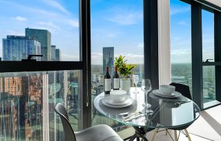 Skyline Luxury in Melbourne Central Tallest Tower - Aurora Apartment with Epic Views & Pool Access - Melbourne - 8