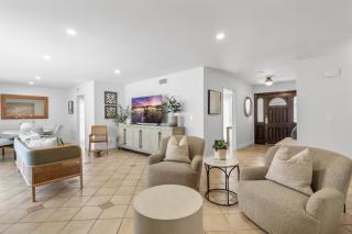 @ Marbella Lane - Contemporary 4BR Charm w/ Pool - Fullerton - 3