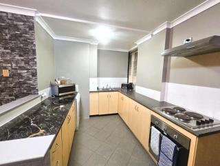 206 South Perth Secret Sanctuary1br-prkg - Perth - 6