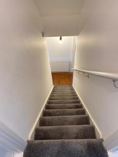 4 bed house with parking by Chatham station - 1