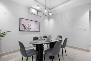 GR-Modern 3-Bedroom Self-Entry - Riyadh - 5