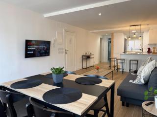 CENTRO VIGO Apartamento reformado, AVE-VIALIA - muy céntrico 5PAX - 6