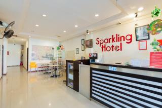 RedDoorz at Sparkling Hotel Surabaya - Surabaya - 9