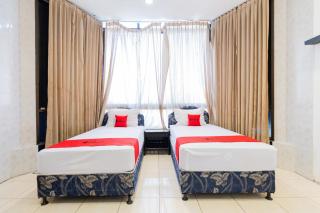 RedDoorz at Sparkling Hotel Surabaya - Surabaya - 2