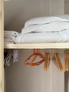 Your London Escape Bright 1 Bed Flat with Parking - 4