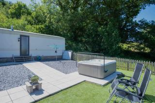 Hopkins Retreat - 3 Bedroom Caravan - Hot Tub - Swansea - 5