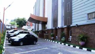 Royal Continental Hotels and Apartment - Abuja - 4