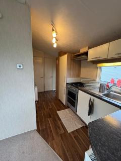 Lovely Caravan At Steeple Bay, Essex Ref 36056A - 9