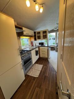Lovely Caravan At Steeple Bay, Essex Ref 36056A - 7