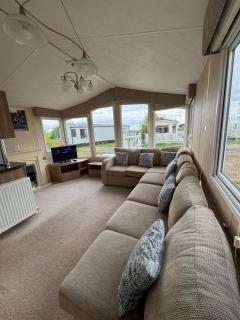 Lovely Caravan At Steeple Bay, Essex Ref 36056A - 6