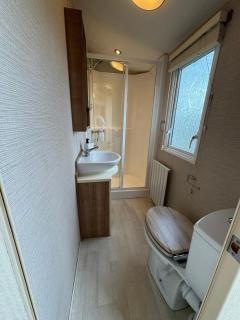 Lovely Caravan At Steeple Bay, Essex Ref 36056A - Southminster - 3