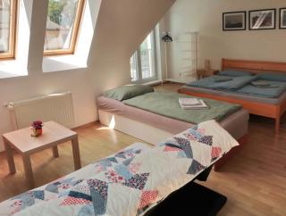 Oscar's Prague Apartment near the metro - 6