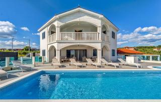 Luxury Villa Ivy - Sevid - 9