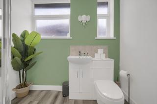 Stylish & Modern Apartment - Free Parking - WIFI - Cardiff - 9