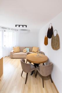 Sunny Boho Home by RV Apartments - 3