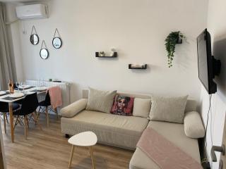 Nova Chic Studio Snacks & Wine Full Kitchen AC Free Parking - Chiajna - 0
