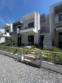 Paralia Ofriniou Oasis Apartment with Swimming Pool Access and Starlink WIFI - Orfánion - 2