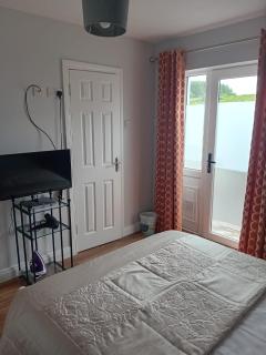 An Charraig Ban on the wild Atlantic way F94WT02 - 1