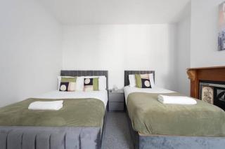Sleeps 15 a 6 Bed Hse Medway 10 bed - Gillingham - 6