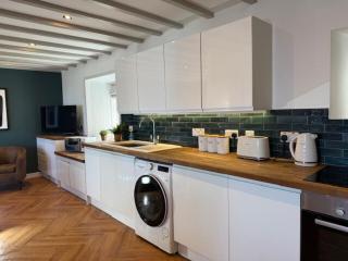 Eldon Cottage - - 6