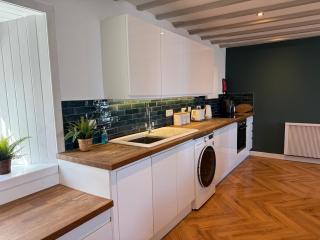 Eldon Cottage - - 7