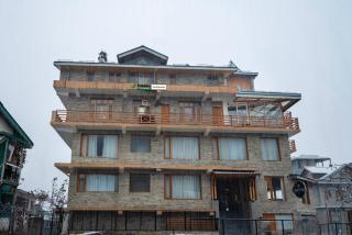 Treebo Premium Sattva With Mountain View - Manāli - 9