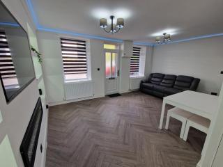 Modern 2 bedroom house near national park - - 2