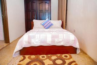 Holy Trinity Guest House - Accra - 9