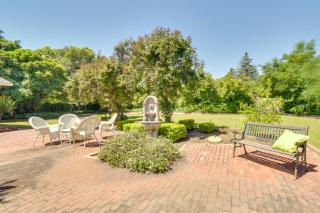 8 Mi to Dtwn Spacious Home with Fire Pit in Fresno! - Fresno - 0