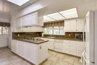 8 Mi to Dtwn Spacious Home with Fire Pit in Fresno! - Fresno - 3
