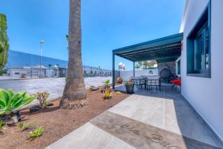 Casa Eva - Private Pool, BBQ & Free Parking By Lanzarote Vacation Homes - 2