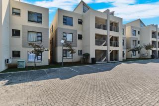 Luxury & Stylish 3 bed Villa at IHITA in Beverly Sandton - Sandton - 6