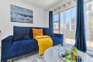 Luxury & Stylish 3 bed Villa at IHITA in Beverly Sandton - Sandton - 4