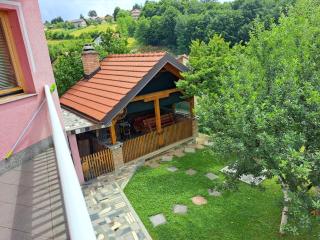 Cozy 5 Bedroom House for Groups and Families - Rogačići - 1