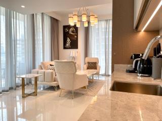 Elegant & Luxurious 1BR Apartment in Beach Isle - 8