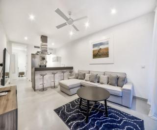 Luxury 5-Bedroom Villa with Private Pool & Panoramic Views – Ibiza Elegance Redefined - Ibiza - 9