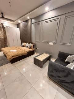 Classic crown studio 6 - Noida - 8
