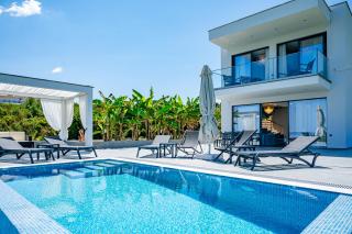 Continent Villas - Hanioti - 9
