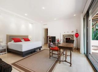 The Essence of Ibiza – Secluded 5-Bedroom Cliffside Villa with Private Pool - Ibiza - 6