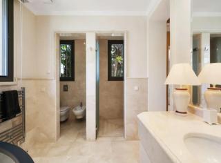 The Essence of Ibiza – Secluded 5-Bedroom Cliffside Villa with Private Pool - Ibiza - 7