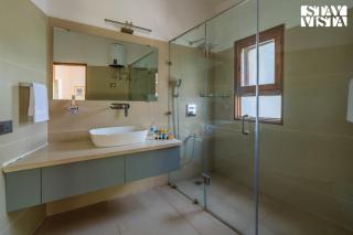 StayVista at Moets Waterfront Estate by the Riverside - 3BR with BBQ, Bonfire and Lawn - Manāli - 2