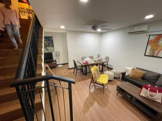 Rose & Ross Homestay Taman Mutiara Rini - Skudai - 0