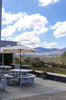 Castle View House Private 7BR Sleeps 12 - Mountain & Sea Views - 5 min walk to Glenbeigh Village - 10 min drive to Rossbeigh Beach & Dooks Golf Course - Glenbeigh - 6