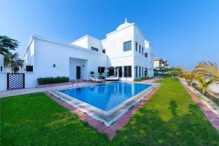 Luxury 6BR Villa in Palm Jumeirah with Private Beach Access - 9
