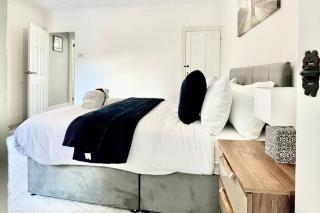 Strood Home-Sleeps 6-Great for Groups & Families - Rochester - 6