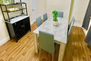 Chatham Home - Sleeps 6 - Close to Station - Wifi - 1