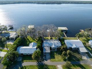 Riverfront Boaters Paradise - Dock w Lifts - Crescent City - 4