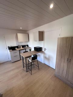 Cozy studio proche Zenith, A75 "émile" - 3