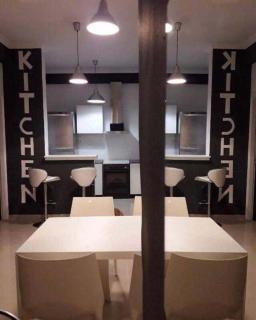 Grand 4 Bd Flat with Classical Touches in Kipseli - 3